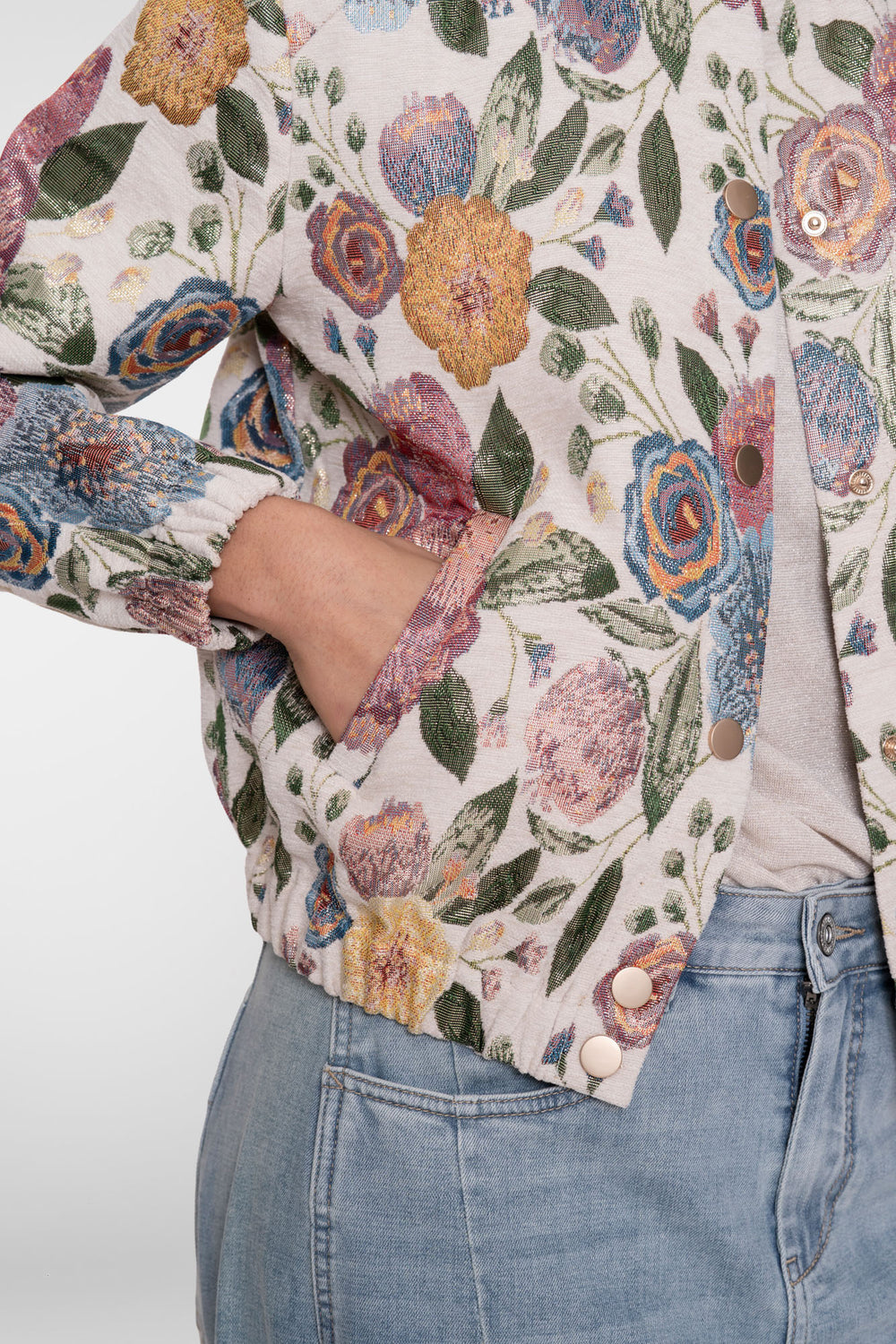 Geisha bloemenjacquard bomberjack met korte valling