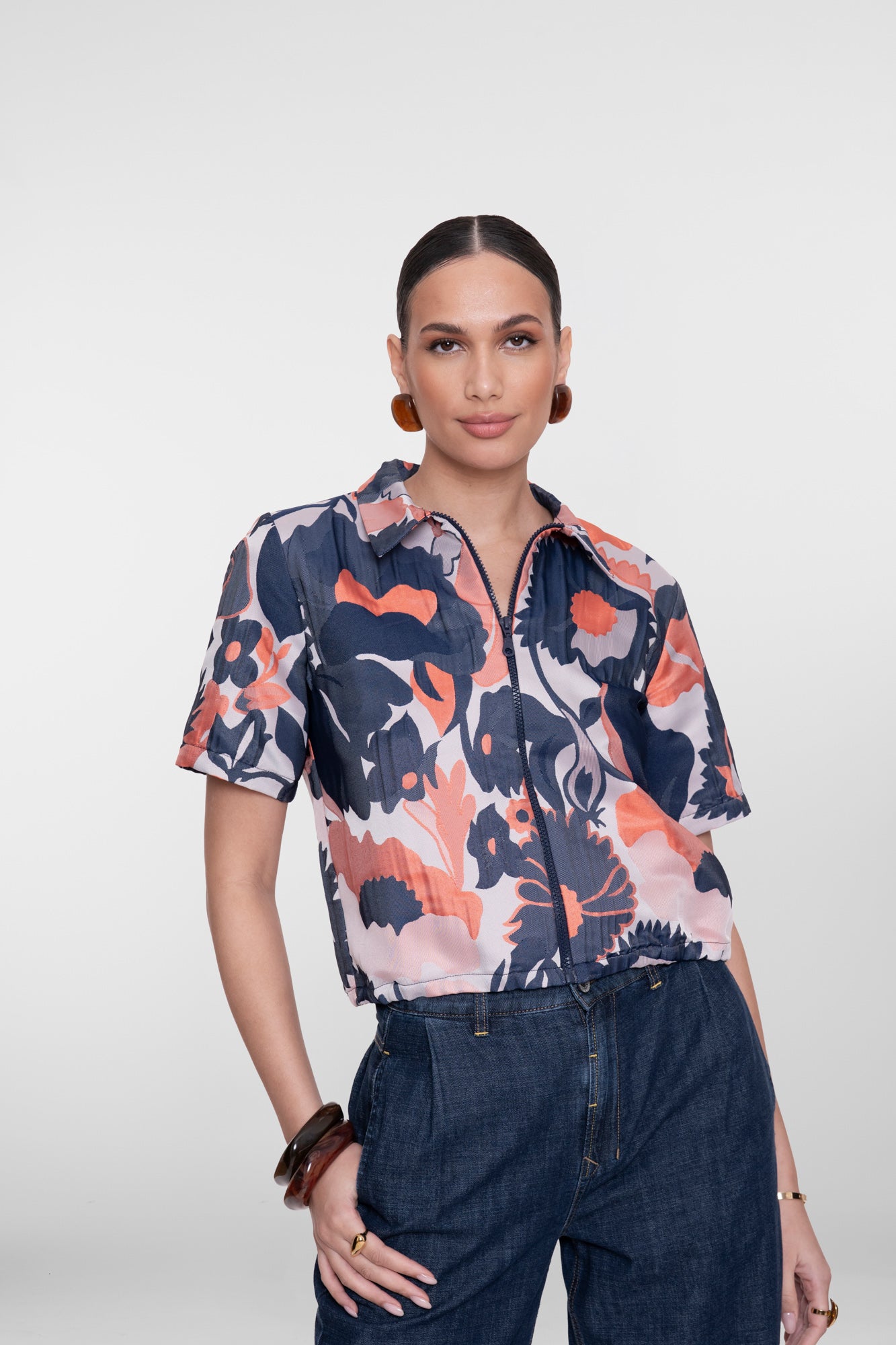 Jasje met grafische bloemprint