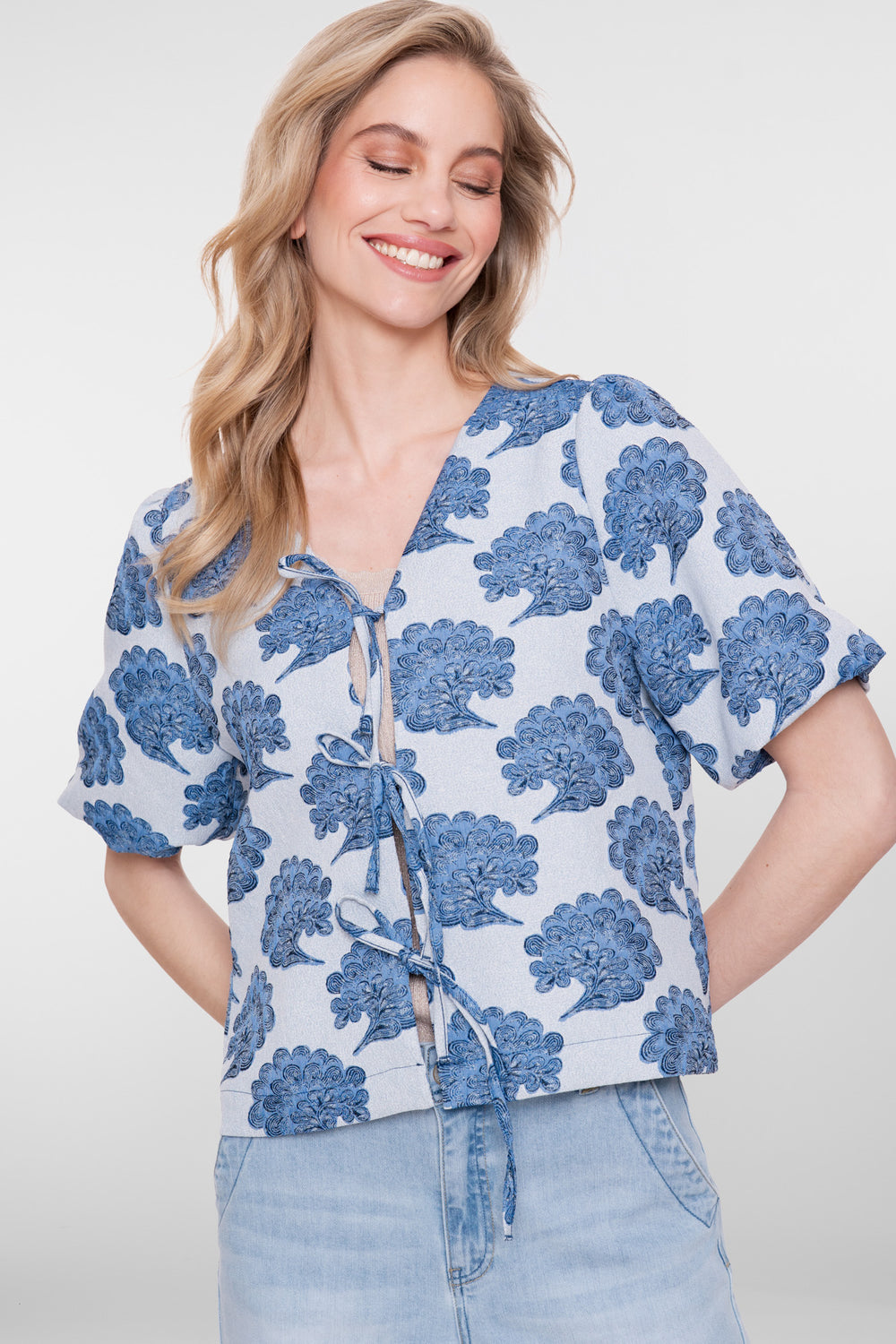 Geisha top jacquard blauw met strikjes