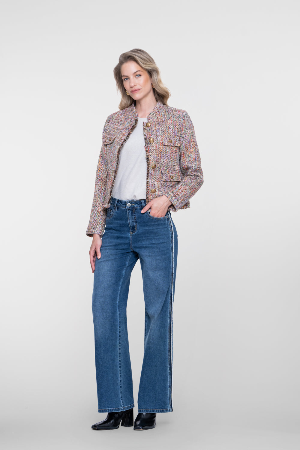 Geisha bouclé jasje in multicolor met sierknopen – Shop de look