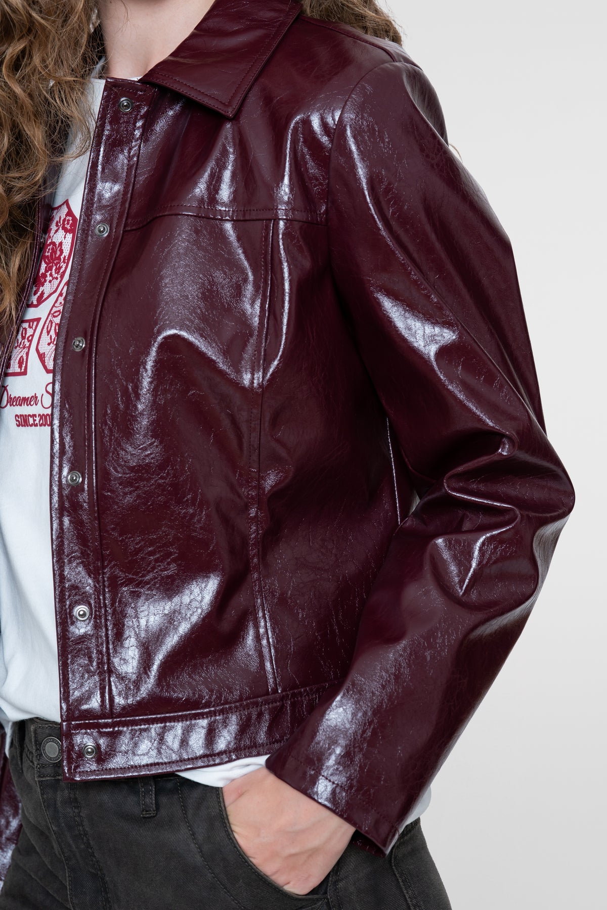 Geisha dames leather look jacket in bordeaux met drukknopen