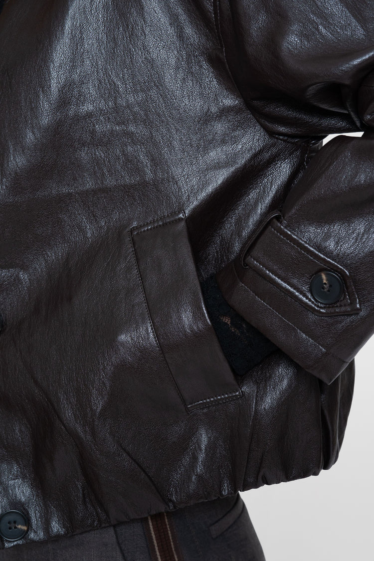 Geisha kort PU jack met stoere details en ballonfit