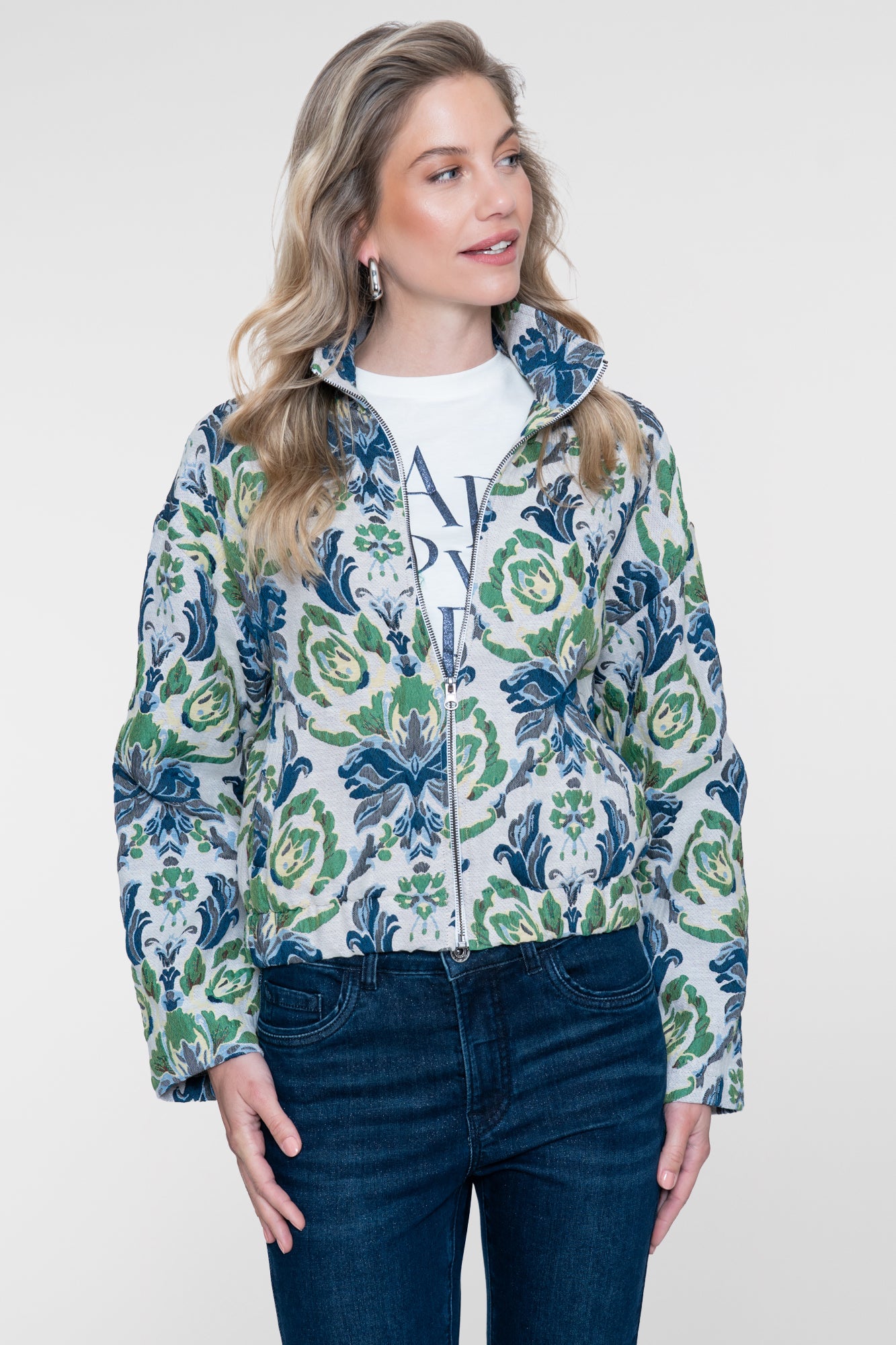 Geisha kort jacquard jack met bloemenprint en opstaande kraag