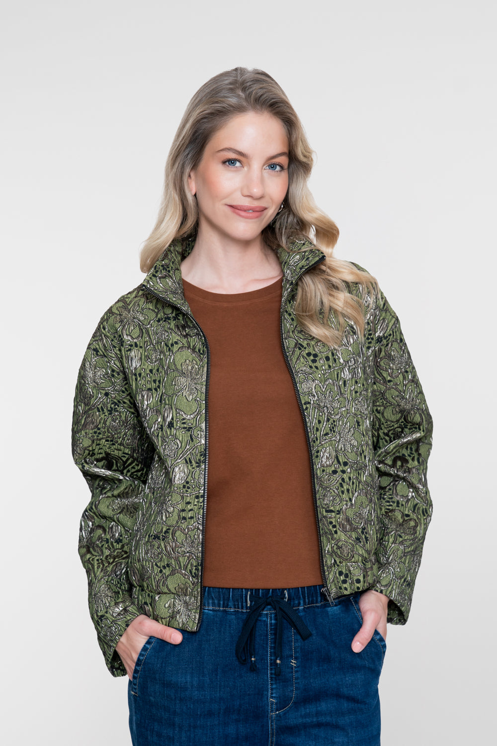 Geisha jacquard jasje met botanische print en metallic details