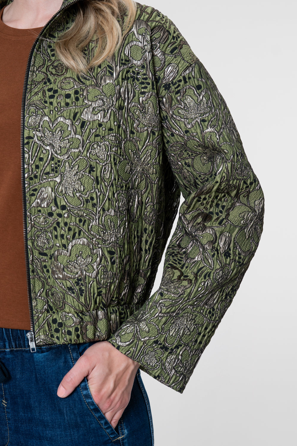 Geisha jacquard jasje met botanische print en metallic details