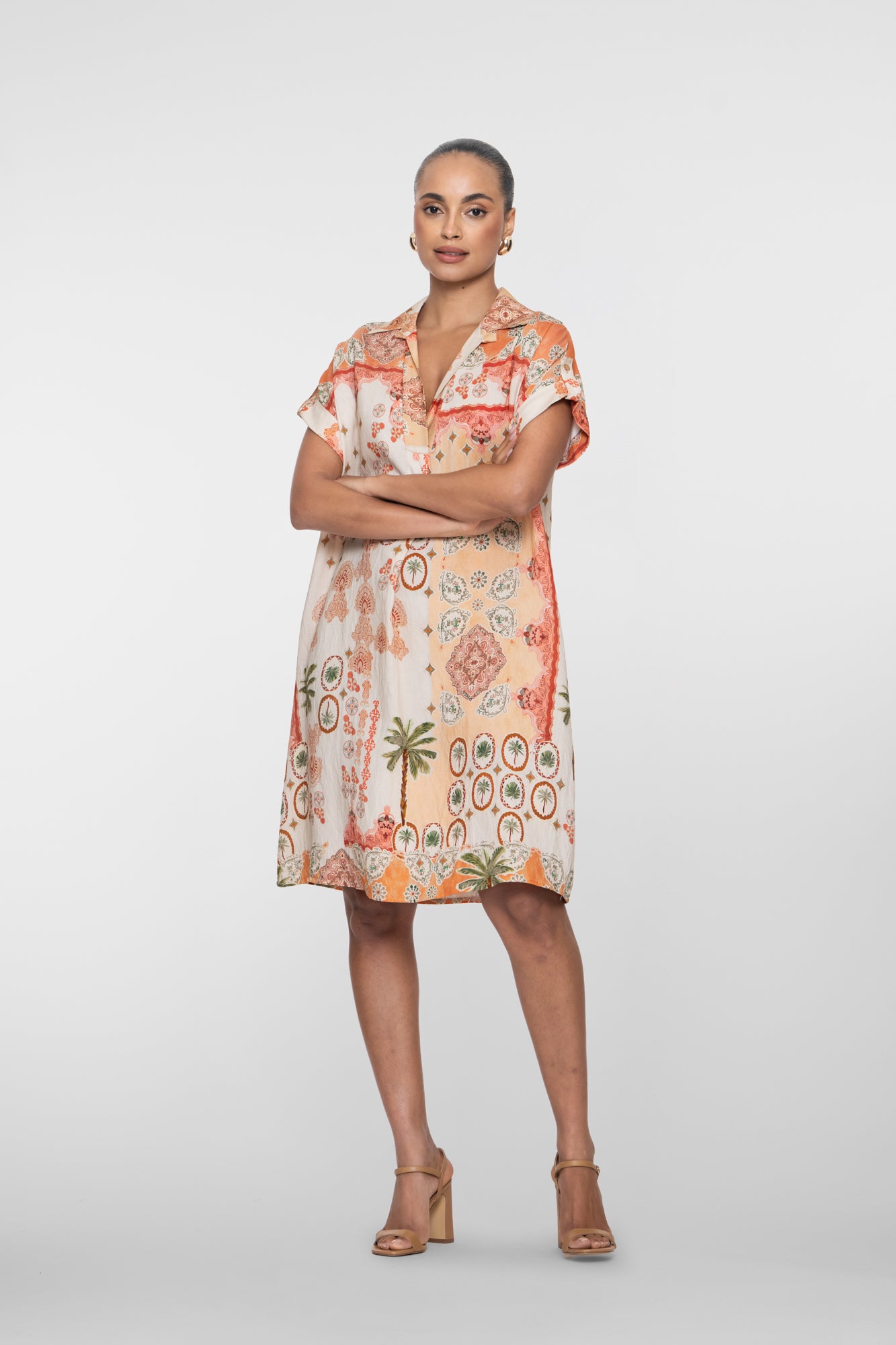 Geisha oranje shirtdress met mediterraanse print en zomerse uitstraling