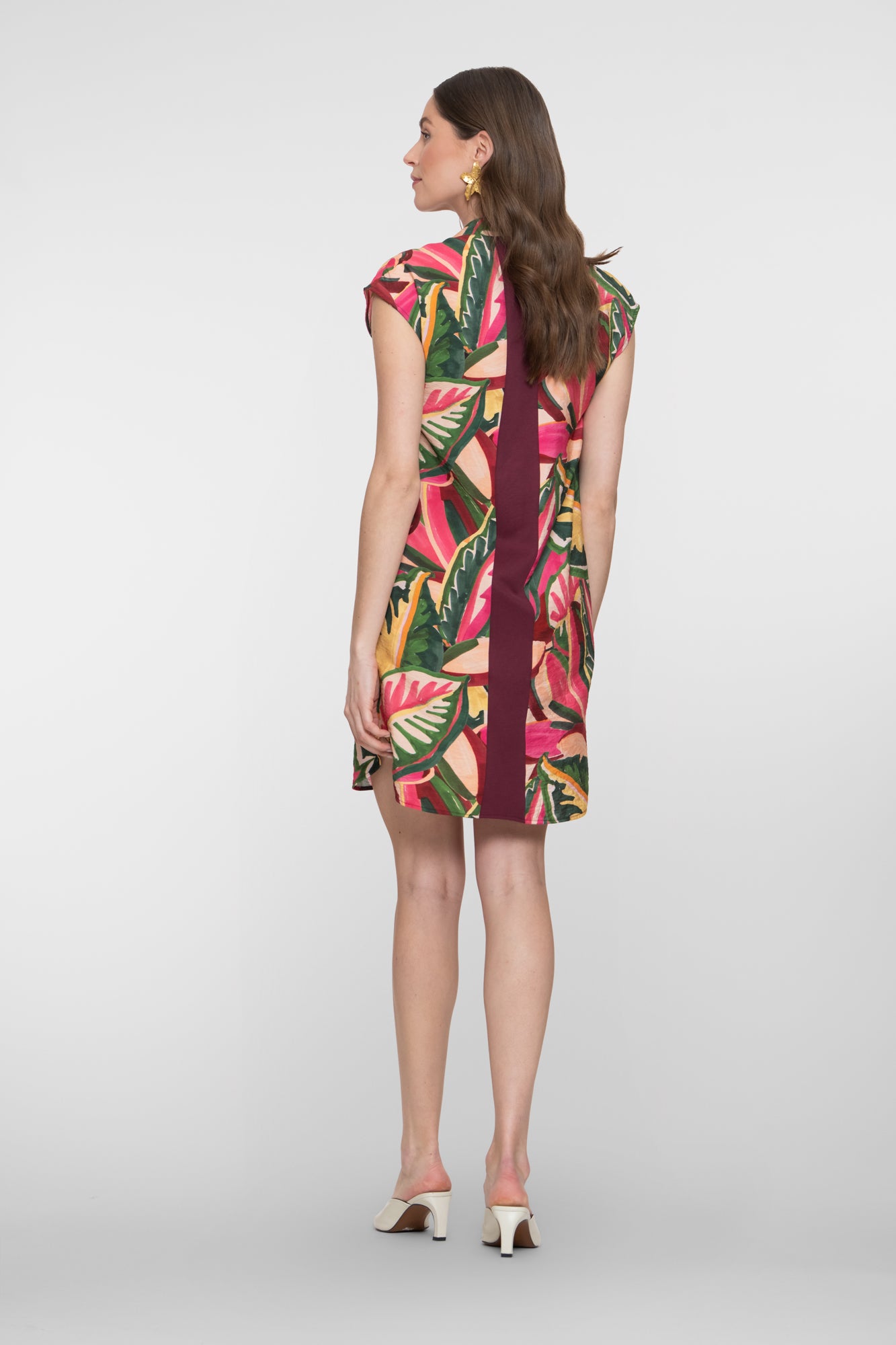 Geisha zomerse jurk met V-hals
