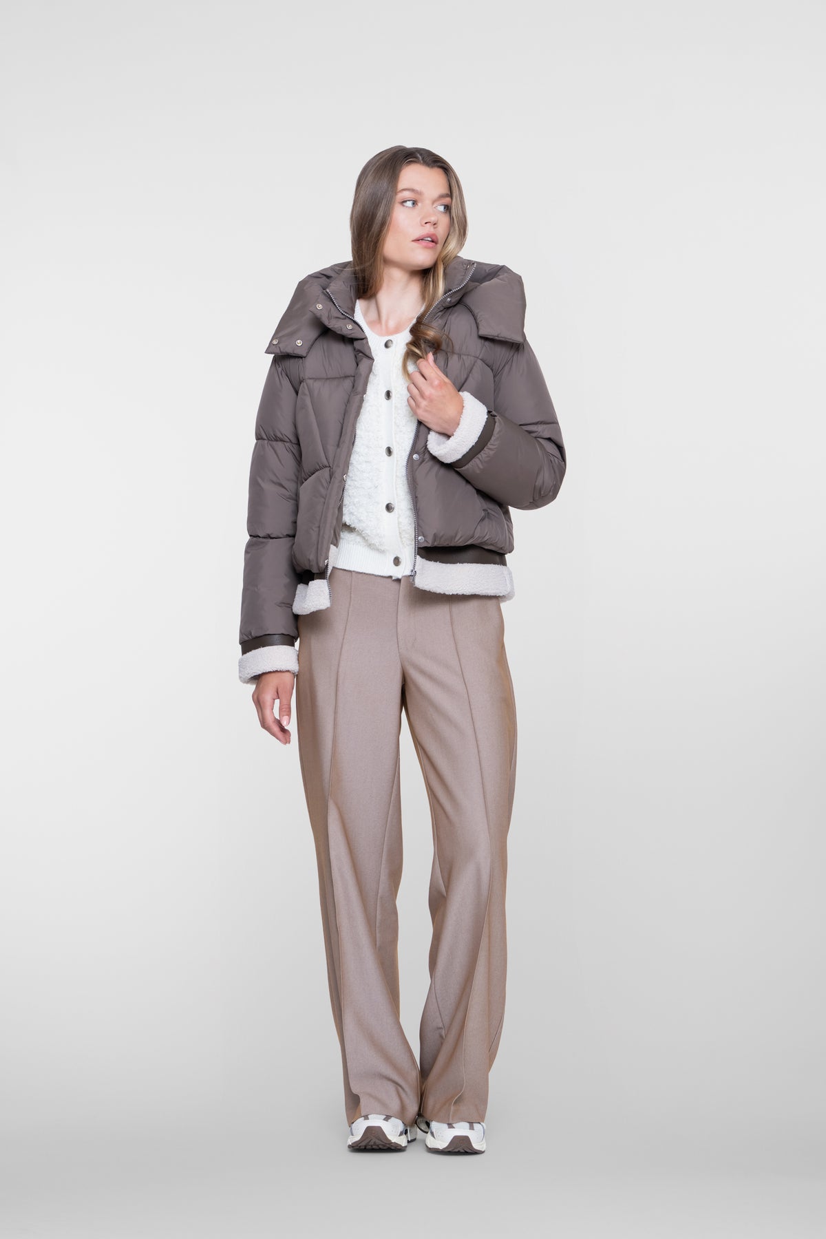 Geisha winterjas kort met teddy details en opstaande capuchon