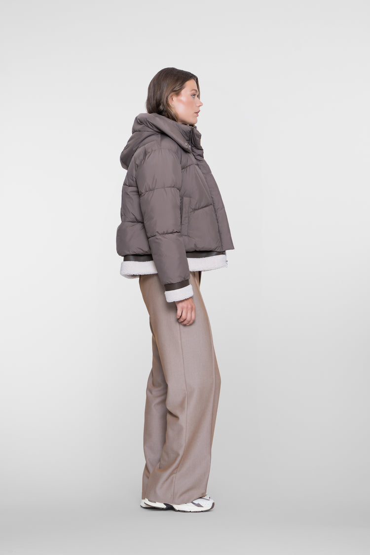 Geisha winterjas kort met teddy details en opstaande capuchon