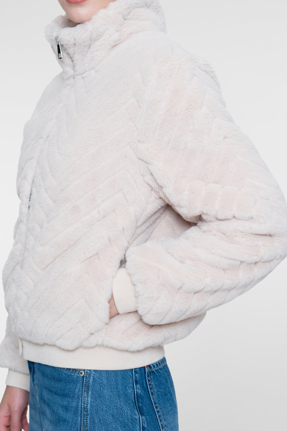 Geisha teddy jack met hoge kraag en zigzagpatroon