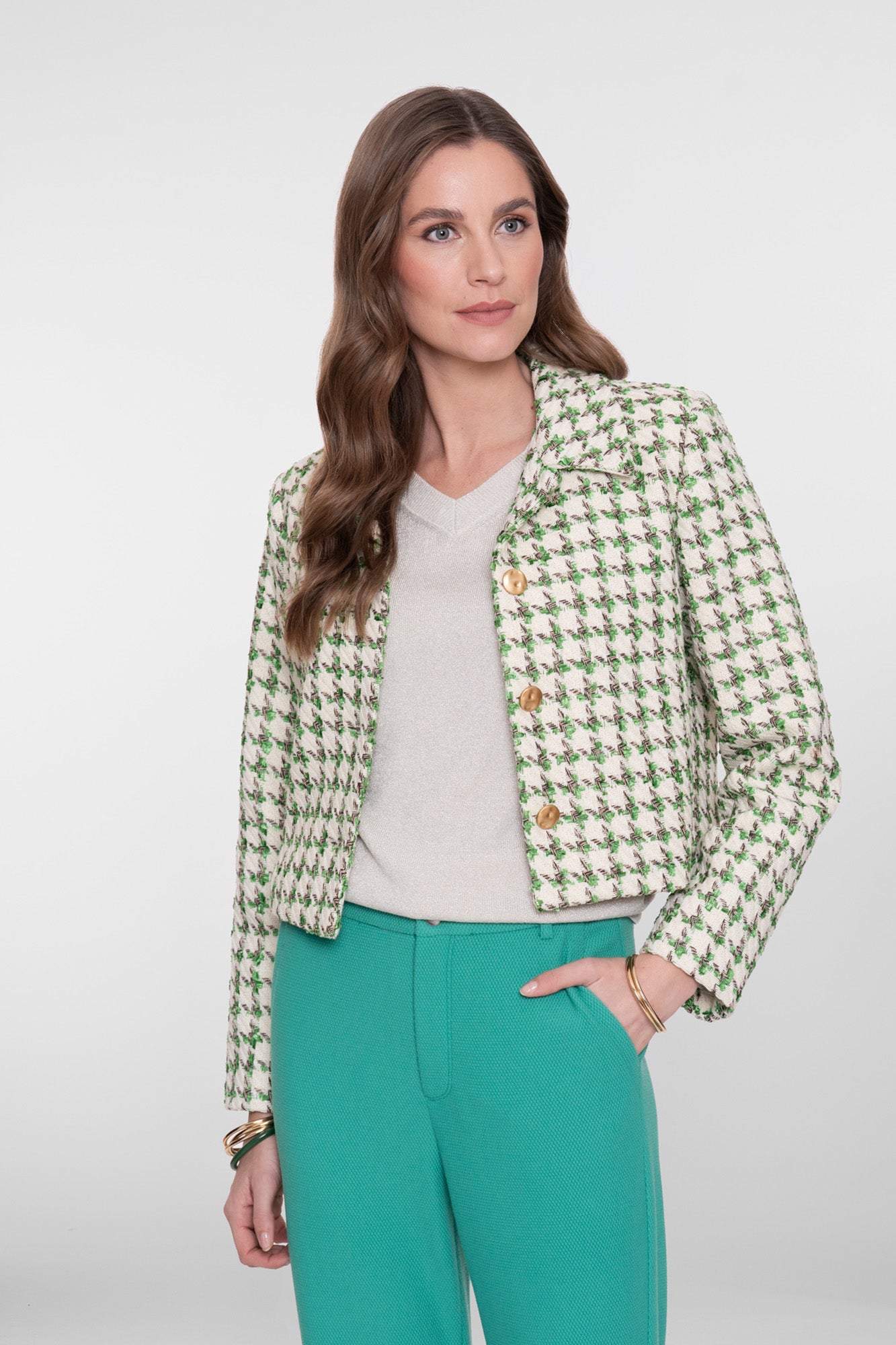 Chic Woven Silhouette.